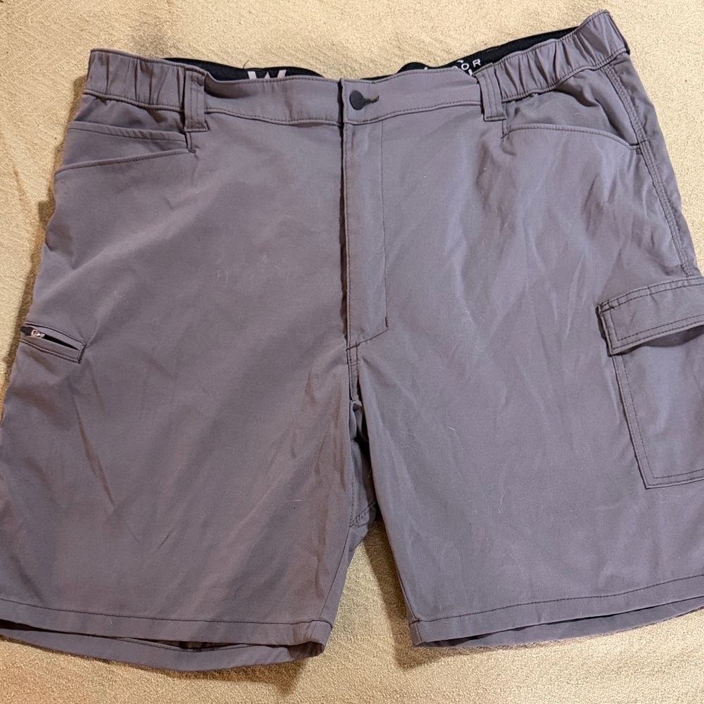 Wrangler Men's Size 42 Charcoal Cargo Shorts